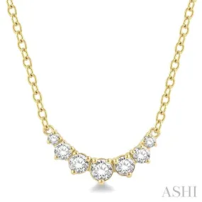 1/4 ctw Graduated Diamond Smile Necklace in 14K Yellow Gold