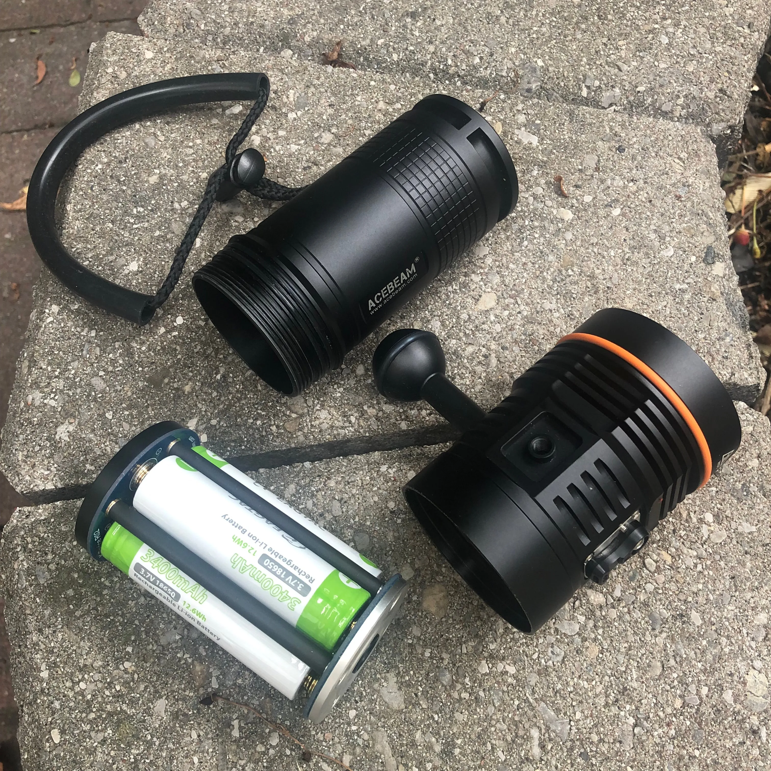 Acebeam D46 Dive light - 5200 lumens with 4 x Eagtac 18650 3400 mAh batteries
