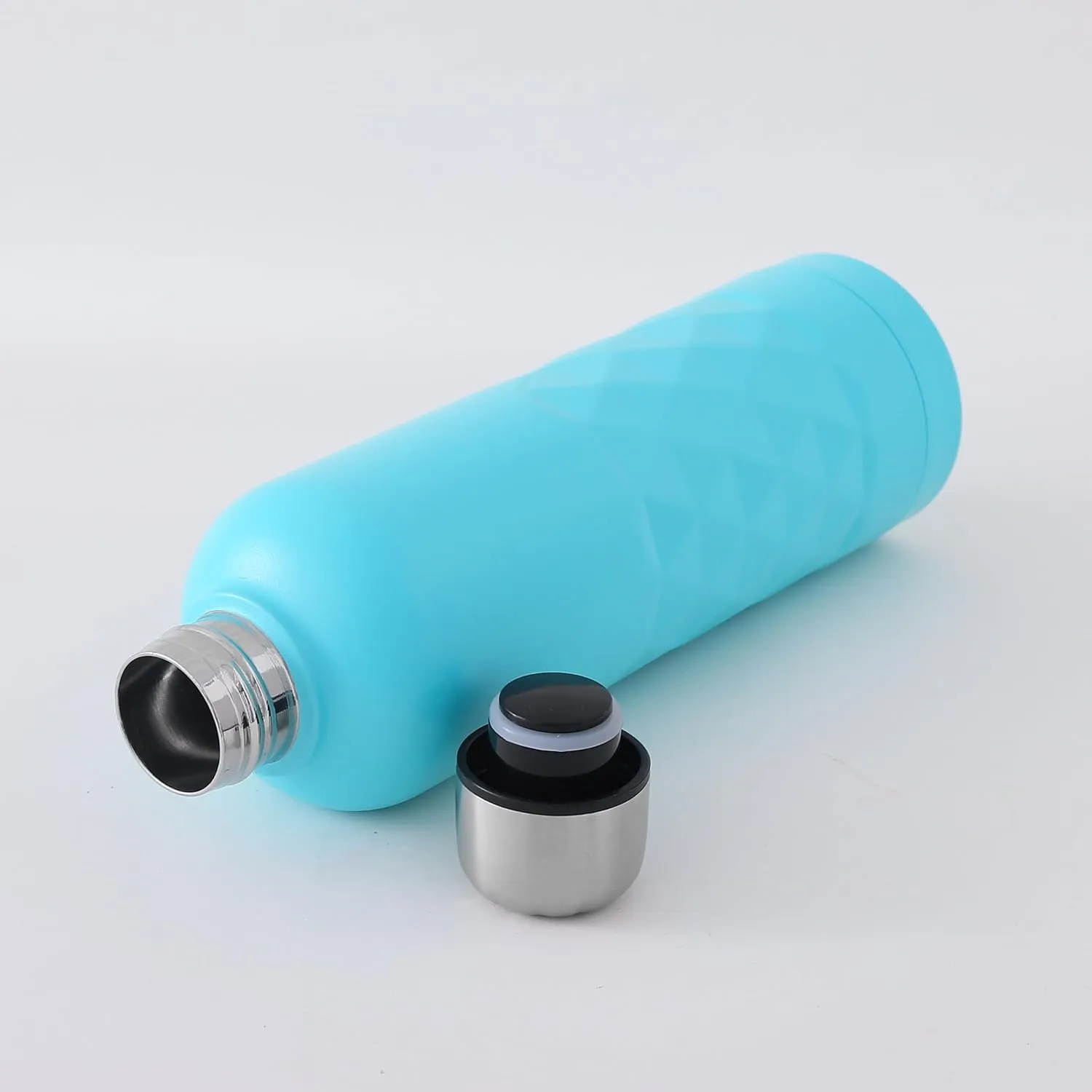 Kuber Industries Vacuum Insulated Water Bottle | Stainless Steel Water Bottle | Hot & Cold Water Bottle | Leakproof, BPA Free, Rustproof | 750 ML | Light Blue