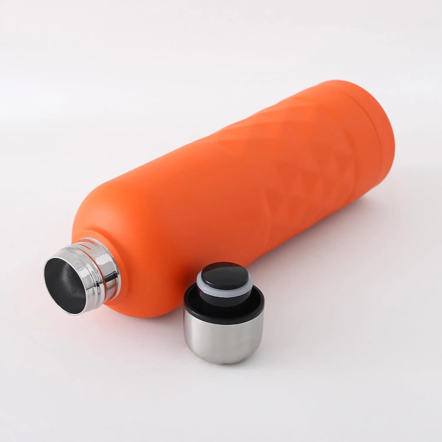 Kuber Industries Vacuum Insulated Water Bottle | Stainless Steel Water Bottle | Hot & Cold Water Bottle | Leakproof, BPA Free, Rustproof | 750 ML | Orange