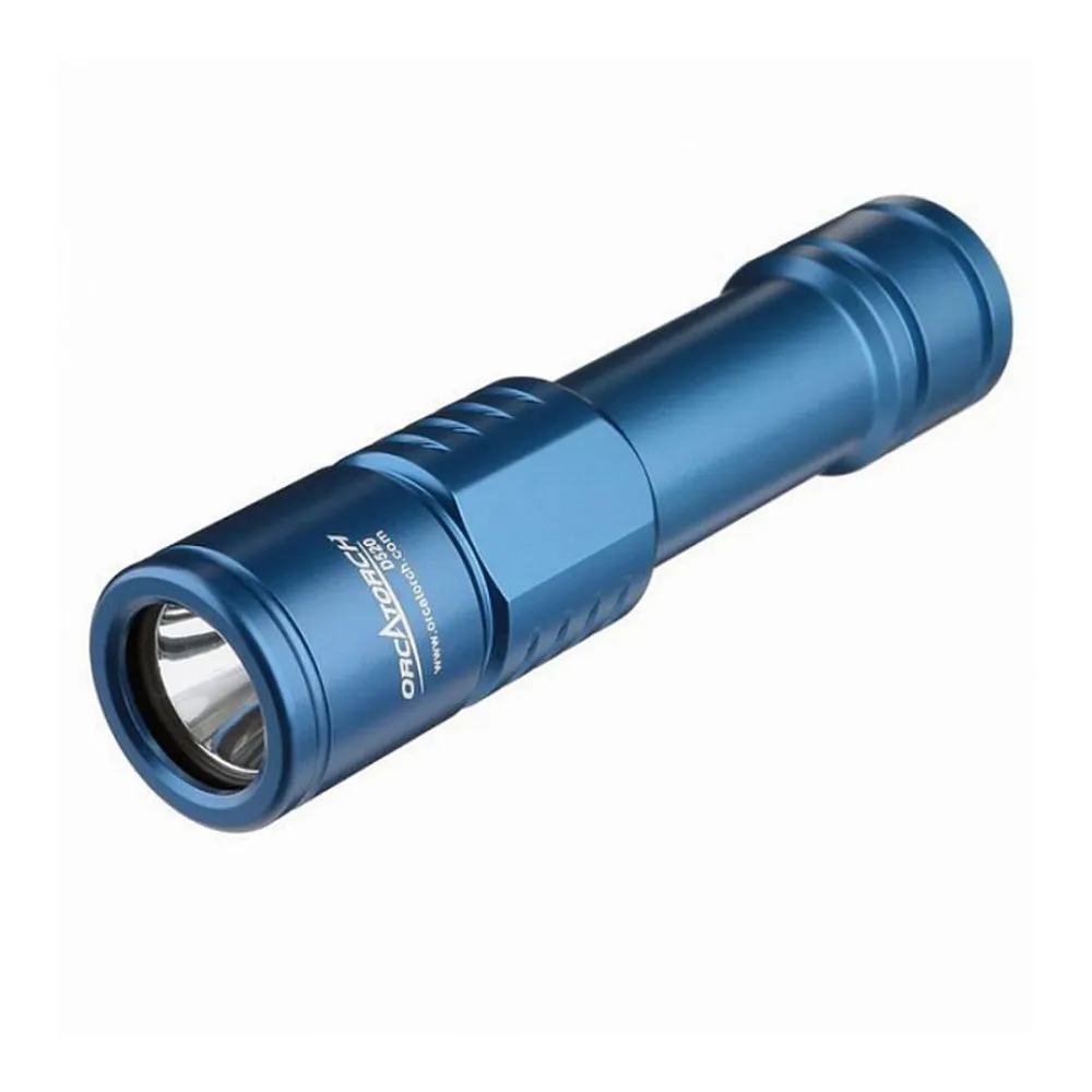 Orcatorch D520 Dive Light With a Mechanically Rotary Switch