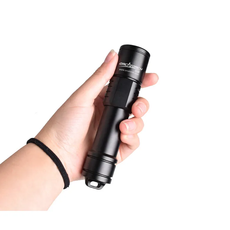 Orcatorch D520 Dive Light With a Mechanically Rotary Switch