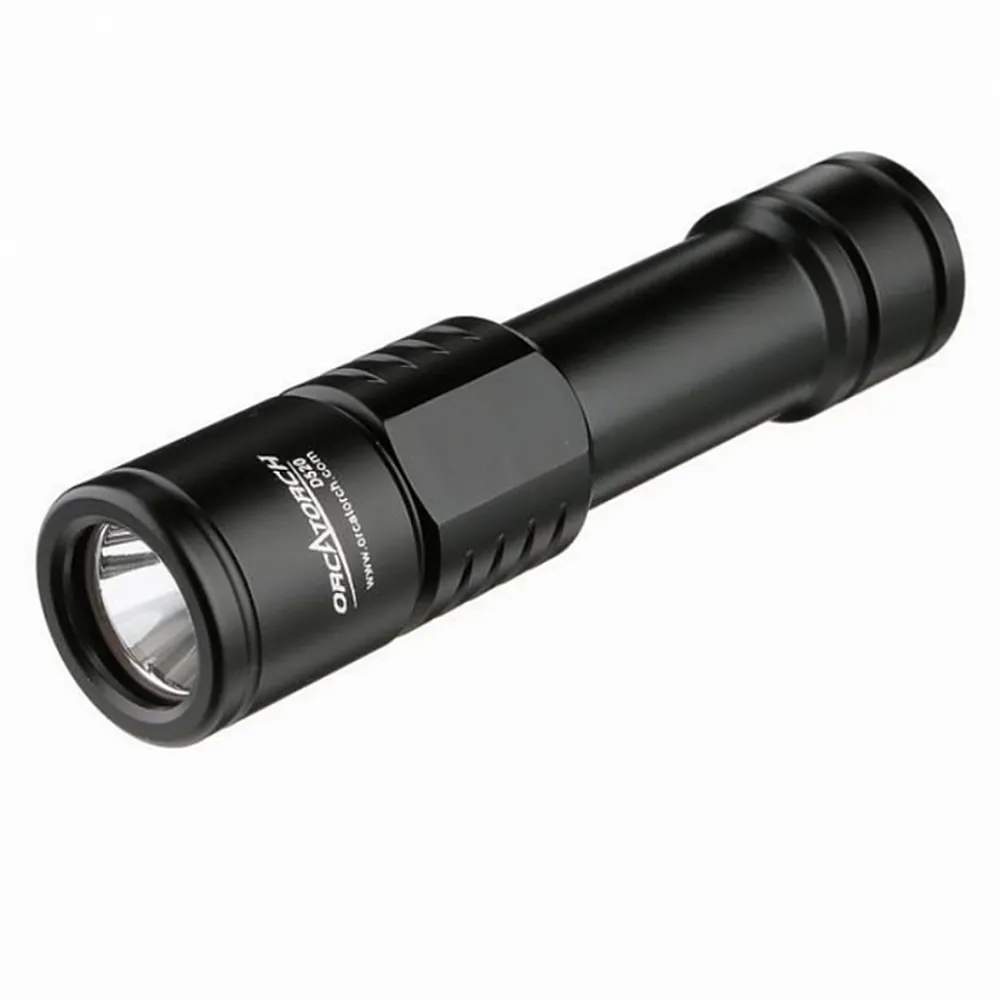 Orcatorch D520 Dive Light With a Mechanically Rotary Switch