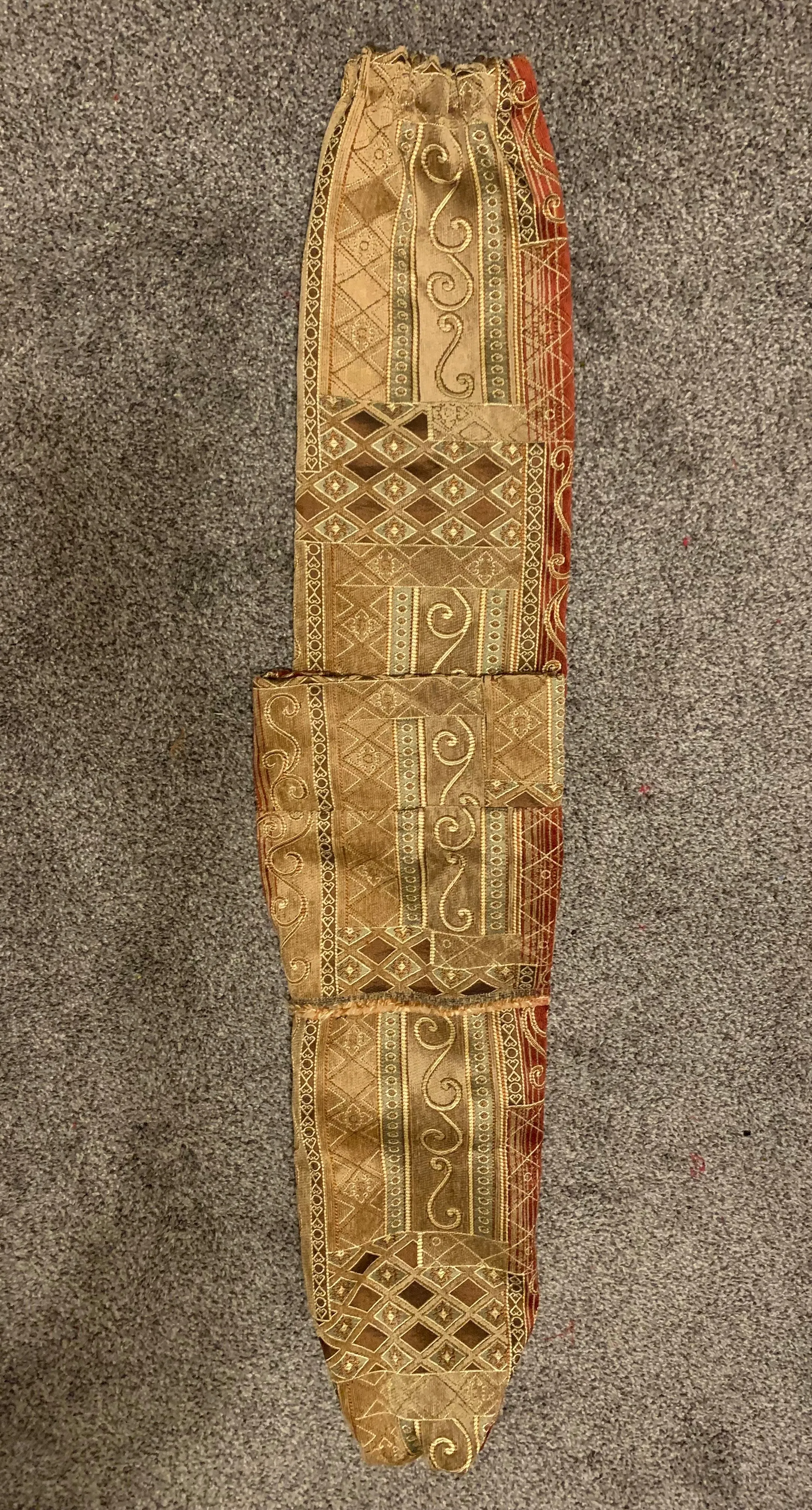 Shofar Carrying Case     .    .    .    Bag of Gold