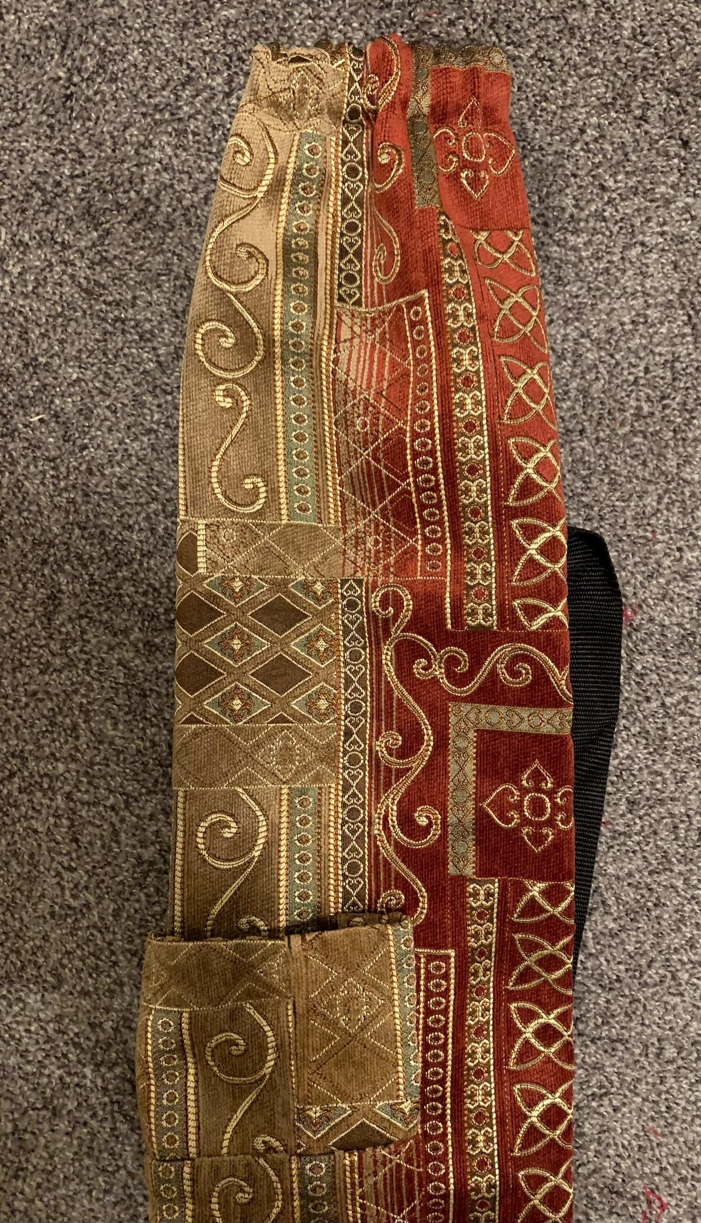 Shofar Carrying Case     .    .    .    Bag of Gold